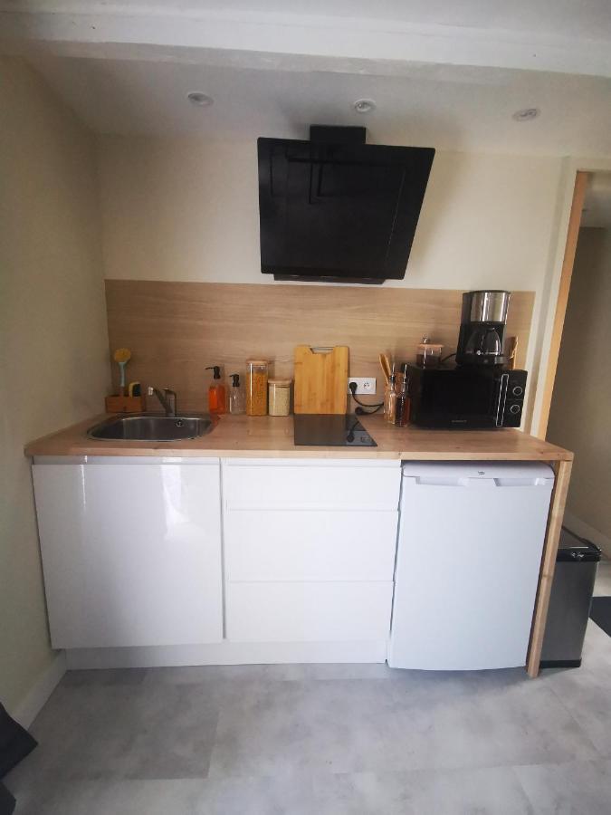 Logement Chaleureux Avec Parking Gratuit Oyre Экстерьер фото